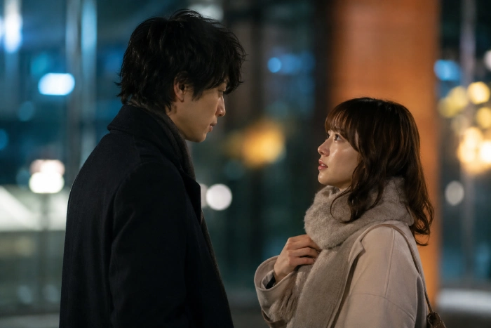 都会で生きる男女が向き合う大人のヒューマンドラマをイメージした風景